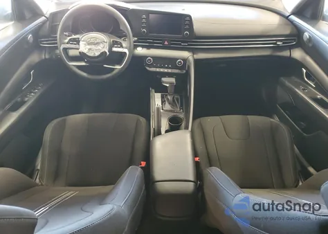 2021 Hyundai Elantra Sel z USA, uszkodzony, nr VIN 5NPLM4AG0MH000965